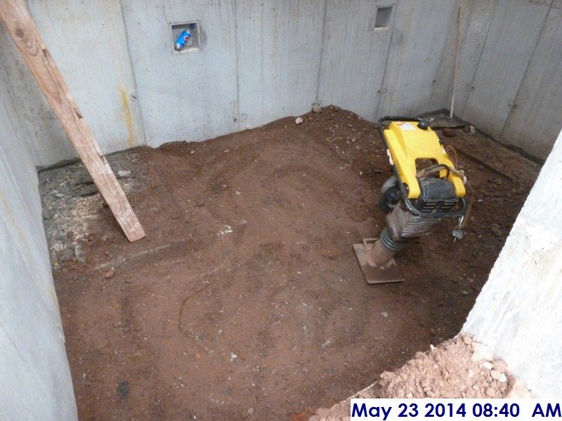 Compacting and backfilling inside Stair -5 pit (800x600)
